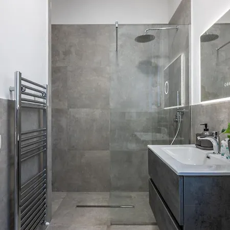 Velvet Ravizza 41 By Pleiades Apartmán *